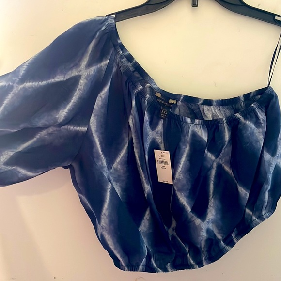 Banana Republic cold shoulder spring/summer cropped top - Picture 2 of 4